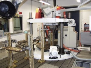Abgassystemmaschine in einem Labor.