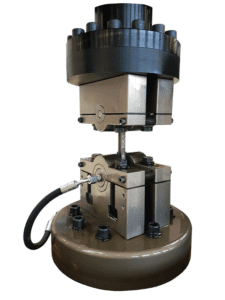 Setup for testing a connecting rod