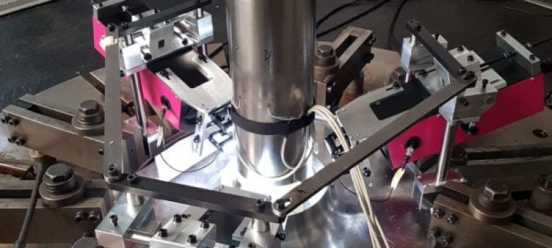 Prueflabor_Rissfortschrittspruefung_Radsatzwelle-600px Rissfortpflanzungstest an Achsen